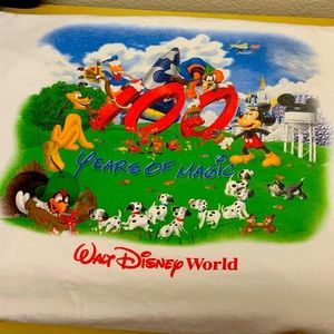 Vintage Walt Disney World 100 Years of Magic with Earful Tower Medium T-shirt
